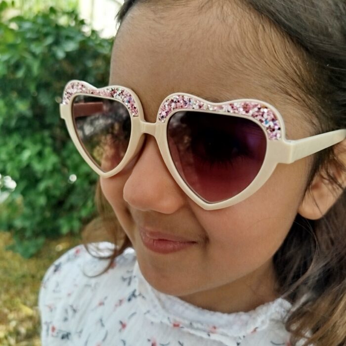 عینک آفتابی بچگانه طرح قلب | یووی 400 - Image 3