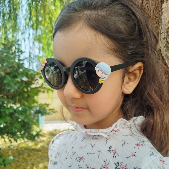 عینک آفتابی بچگانه یووی 400 طرح دخترکوچولو - Image 2